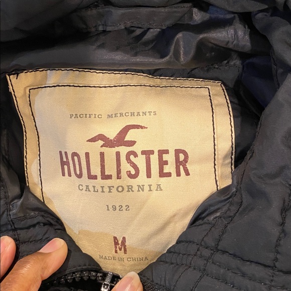 Hollister size Medium Vest  good condition - Picture 4 of 4